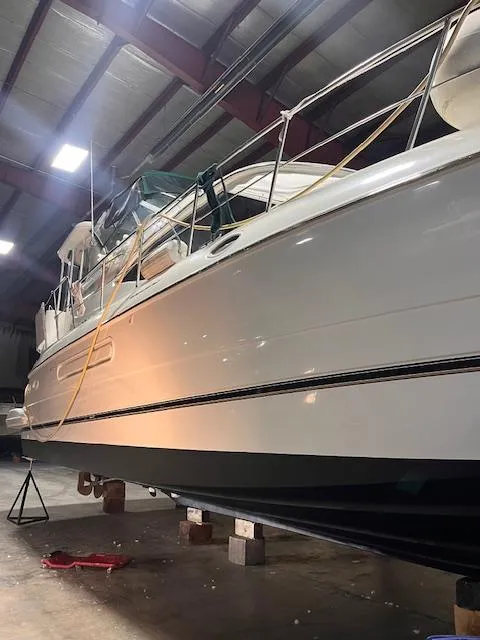 Slide: The Image of Cruisers Yachts 4450 Express Motoryacht 2000 - 85