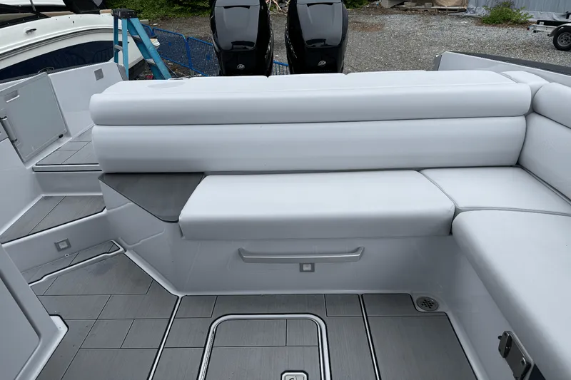 Slide: The Image of Aviara AV32 Outboard 2022 - 11