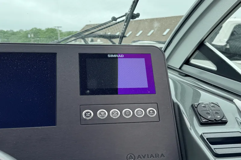 Slide: The Image of Aviara AV32 Outboard 2022 - 19