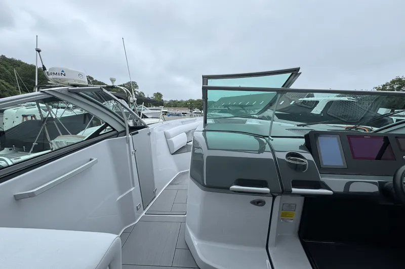 Slide: The Image of Aviara AV32 Outboard 2022 - 24