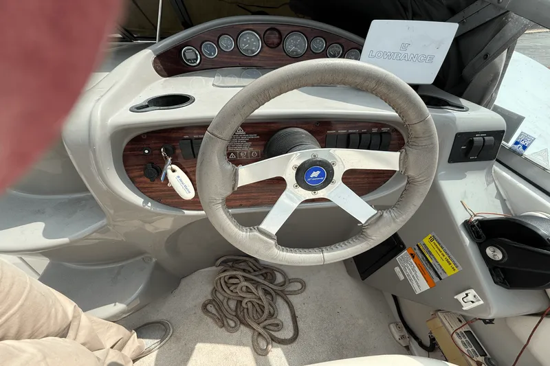 Slide: The Image of Four Winns 248 VISTA 2000 - 12