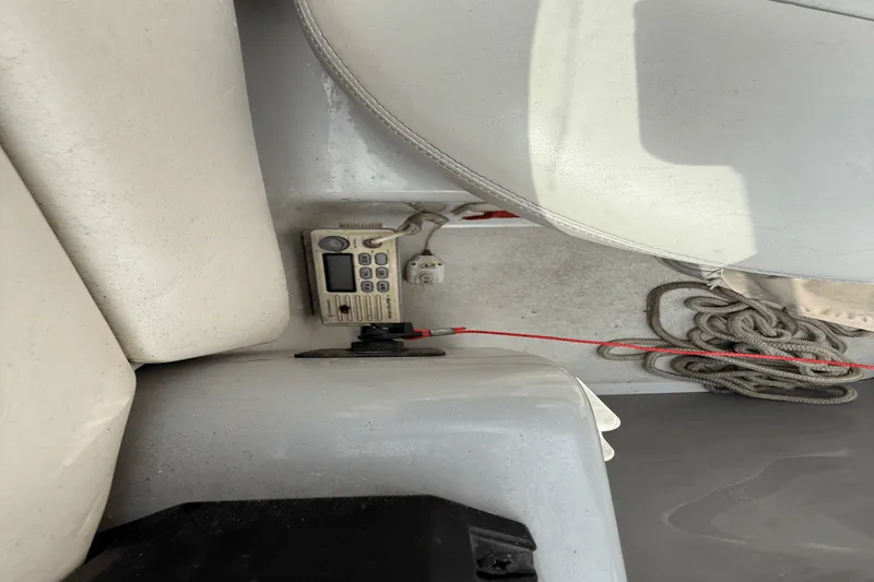 Slide: The Image of Four Winns 248 VISTA 2000 - 14