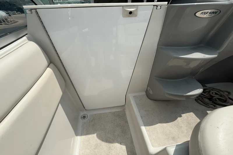 Slide: The Image of Four Winns 248 VISTA 2000 - 9