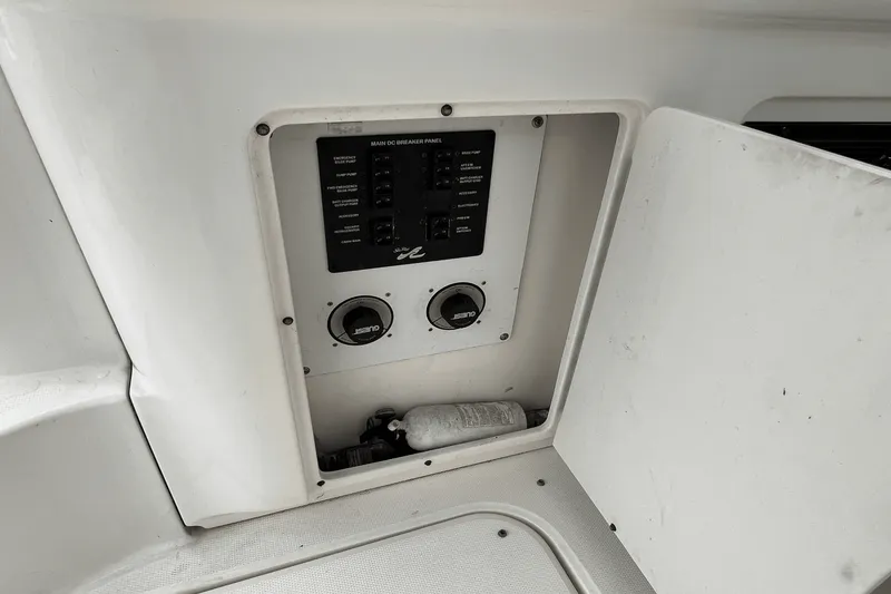 Slide: The Image of Sea Ray 300 SUNDANCER 2005 - 23