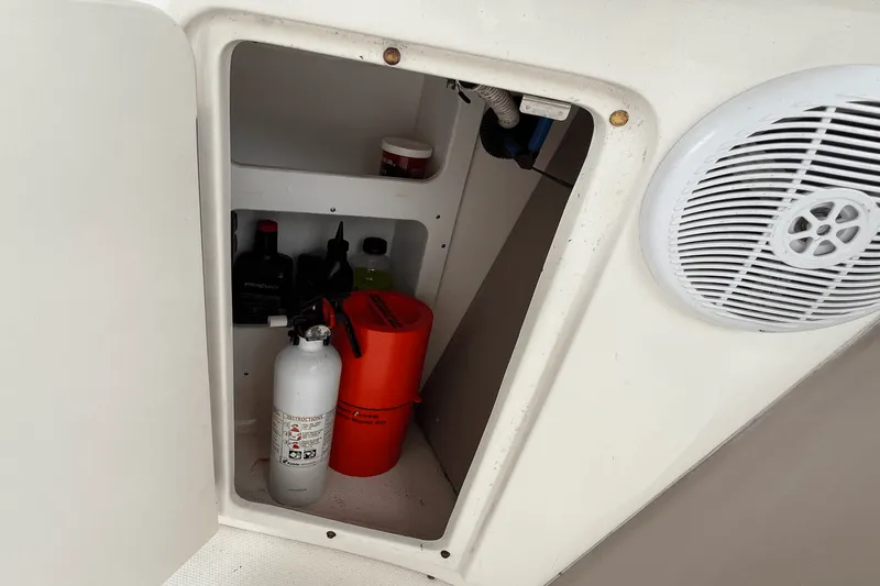 Slide: The Image of Sea Ray 300 SUNDANCER 2005 - 25