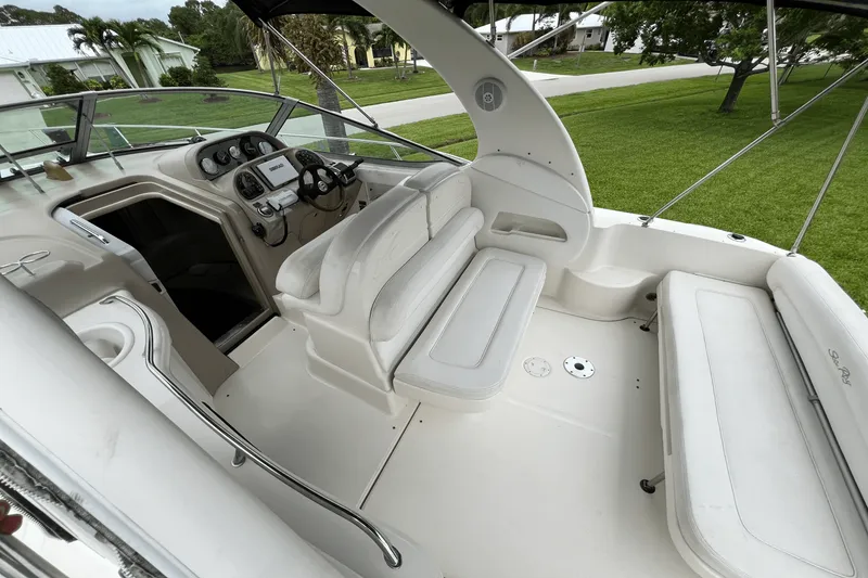 Slide: The Image of Sea Ray 300 SUNDANCER 2005 - 57