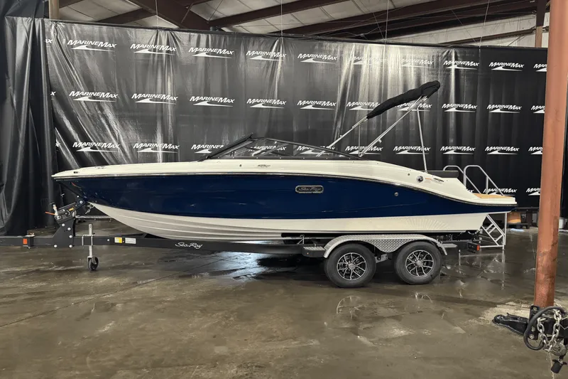 Slide: The Image of Sea Ray SPX 190 2025 - 2