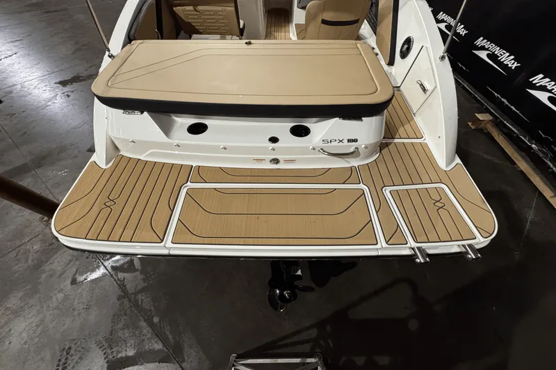 Slide: The Image of Sea Ray SPX 190 2025 - 5