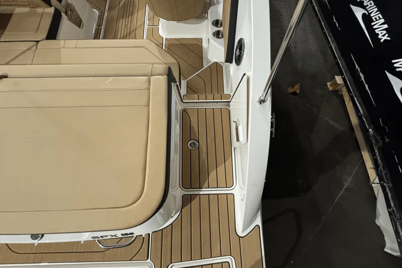 Slide: The Image of Sea Ray SPX 190 2025 - 7