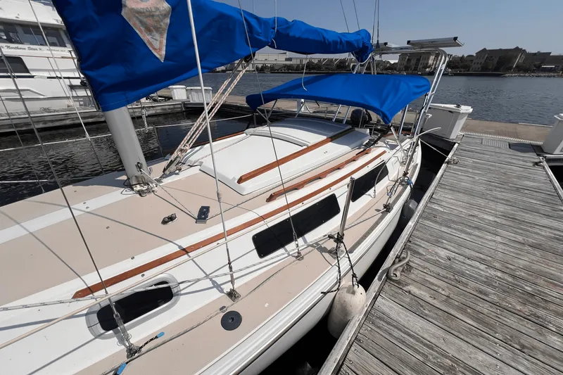 Slide: The Image of Catalina 25 POP TOP 1987 - 8