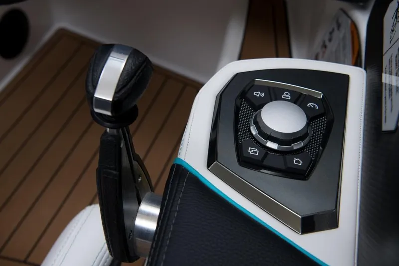 Slide: The Image of Nautique Ski Nautique 2023 - 56