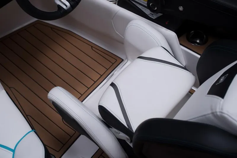 Slide: The Image of Nautique Ski Nautique 2023 - 59
