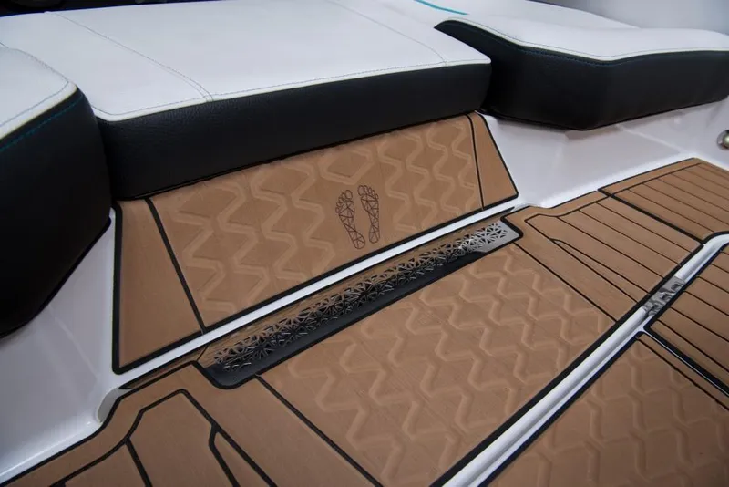 Slide: The Image of Nautique Ski Nautique 2023 - 61