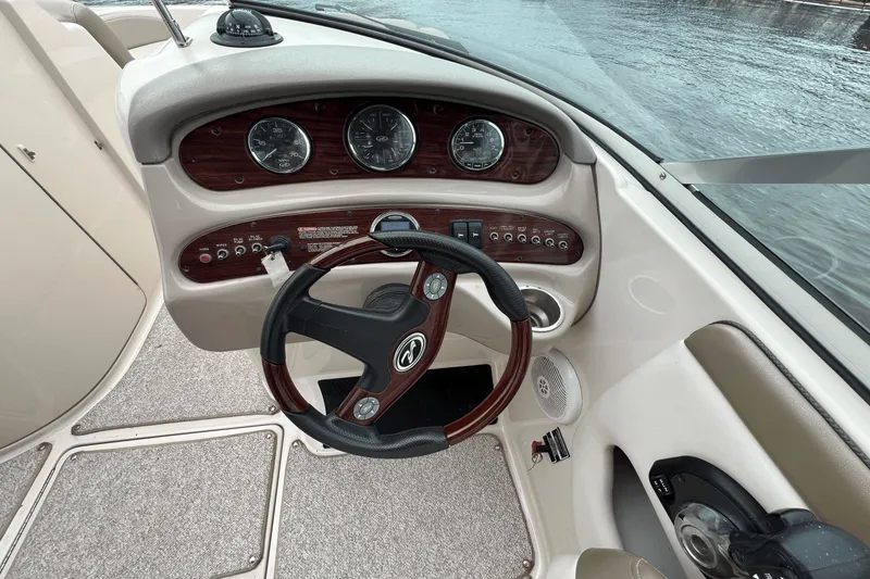 Slide: The Image of Sea Ray 270 SUNDECK 2006 - 17