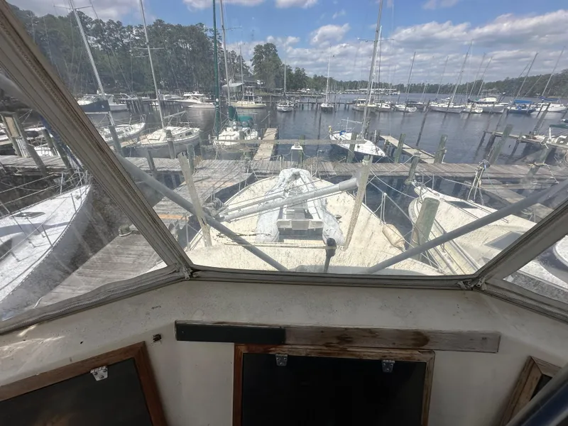 Slide: The Image of 1968 Hatteras 40 ft. - 15