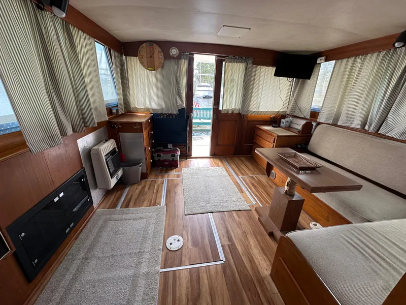 Slide: The Image of 1968 Hatteras 40 ft. - 20