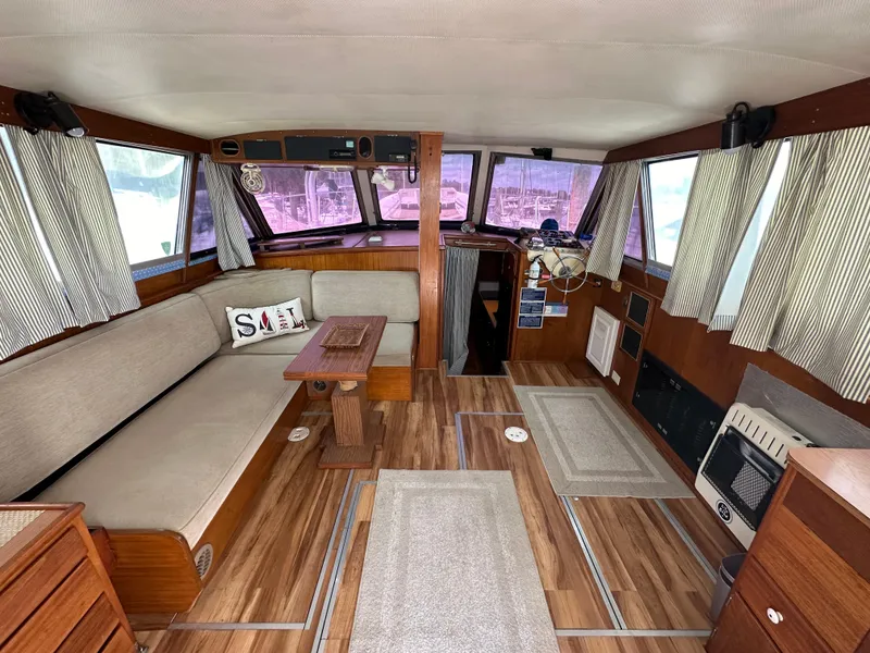 Slide: The Image of 1968 Hatteras 40 ft. - 22