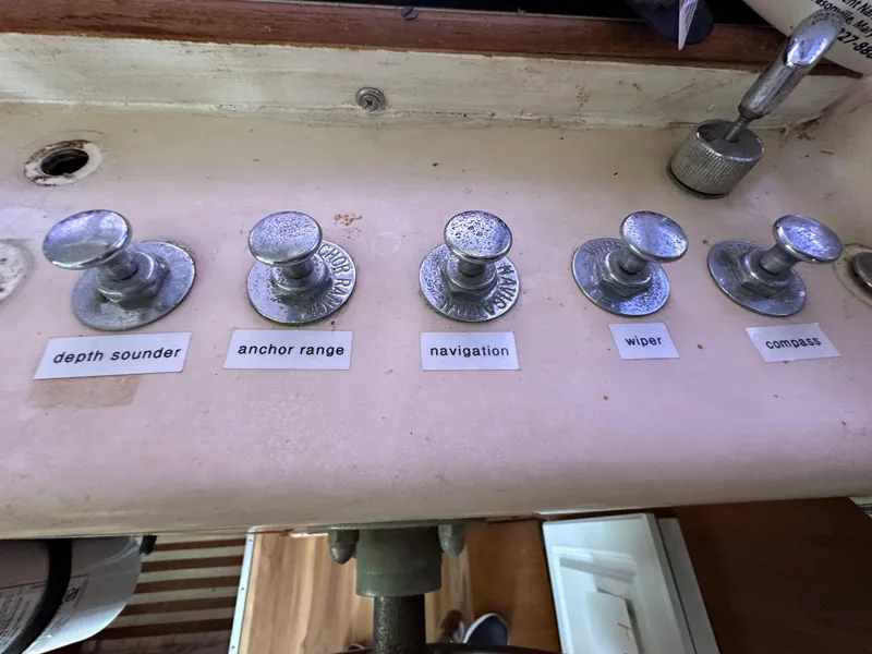 Slide: The Image of 1968 Hatteras 40 ft. - 28