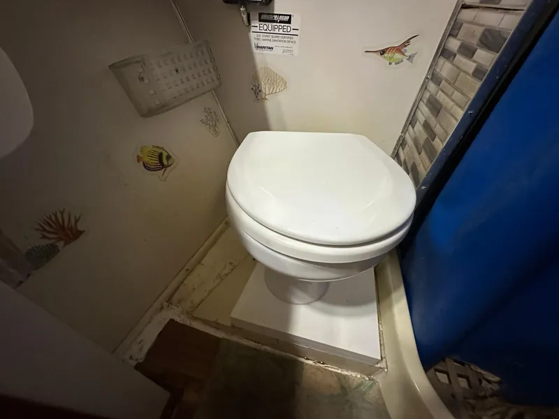 Slide: The Image of 1968 Hatteras 40 ft. - 34