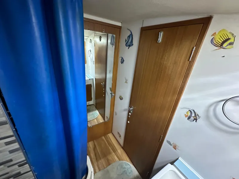 Slide: The Image of 1968 Hatteras 40 ft. - 36