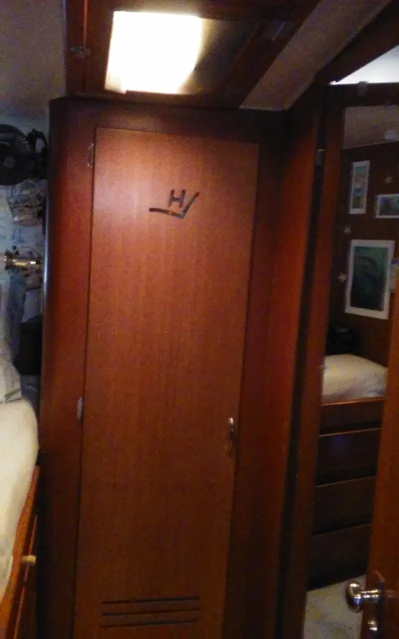 Slide: The Image of 1968 Hatteras 40 ft. - 38