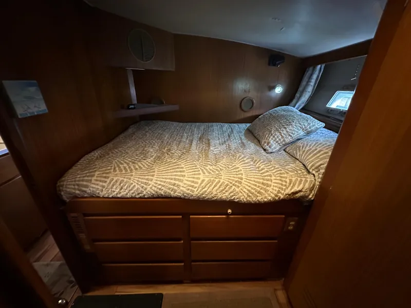 Slide: The Image of 1968 Hatteras 40 ft. - 40