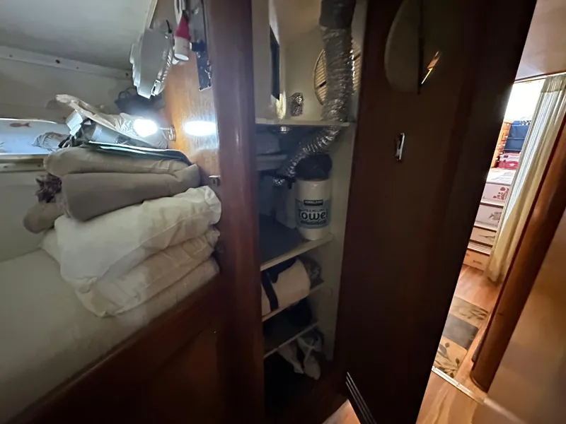 Slide: The Image of 1968 Hatteras 40 ft. - 41