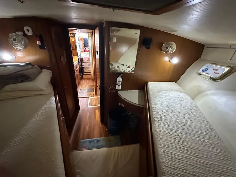 Slide: The Image of 1968 Hatteras 40 ft. - 45