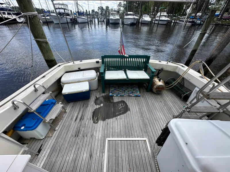 Slide: The Image of 1968 Hatteras 40 ft. - 46