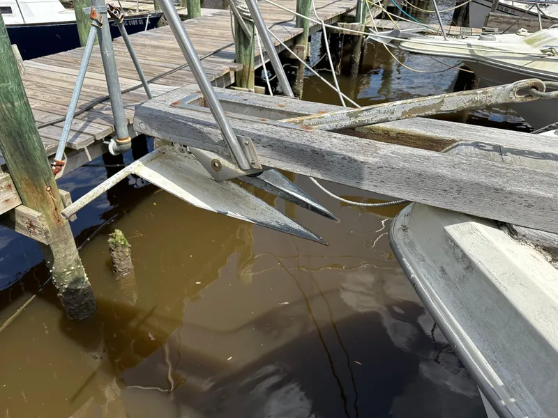 Slide: The Image of 1968 Hatteras 40 ft. - 48