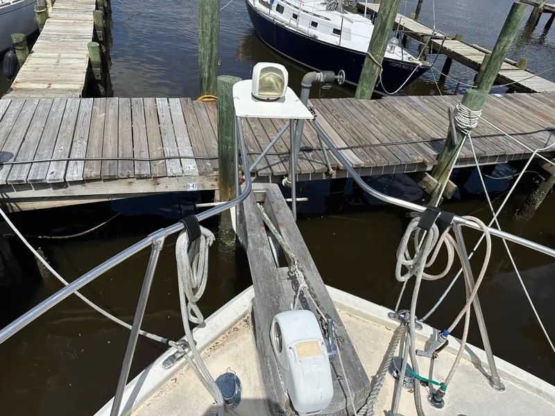 Slide: The Image of 1968 Hatteras 40 ft. - 49