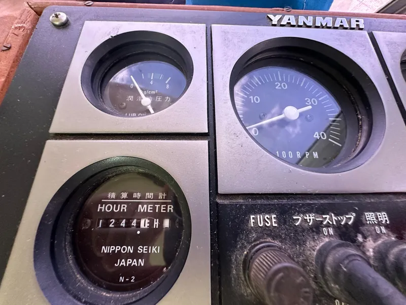 Slide: The Image of 1968 Hatteras 40 ft. - 51