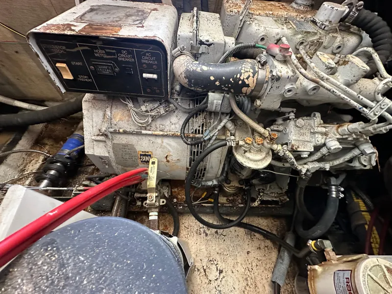 Slide: The Image of 1968 Hatteras 40 ft. - 53