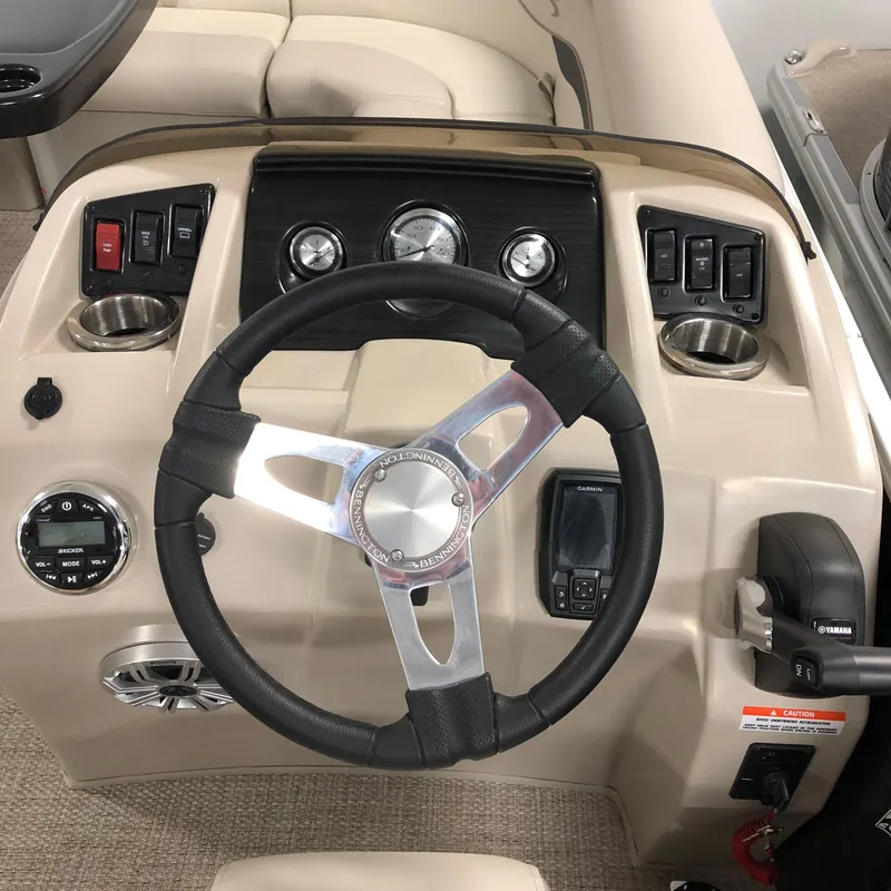 Slide: The Image of Steering console of a 2018 Bennington 22SSRX boat. - 8