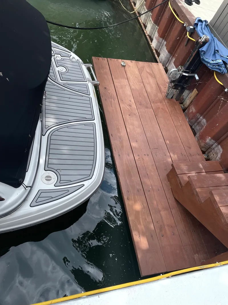 Slide: The Image of Crownline Boats 270 CR 2005 - 14