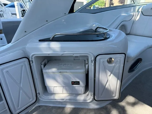Slide: The Image of Crownline Boats 270 CR 2005 - 24