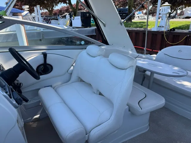 Slide: The Image of Crownline Boats 270 CR 2005 - 32