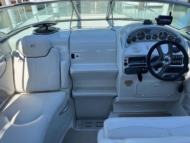 Slide: The Image of Crownline Boats 270 CR 2005 - 34
