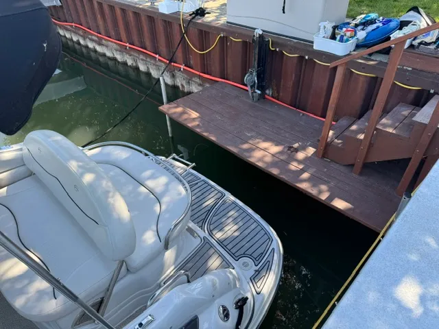Slide: The Image of Crownline Boats 270 CR 2005 - 37