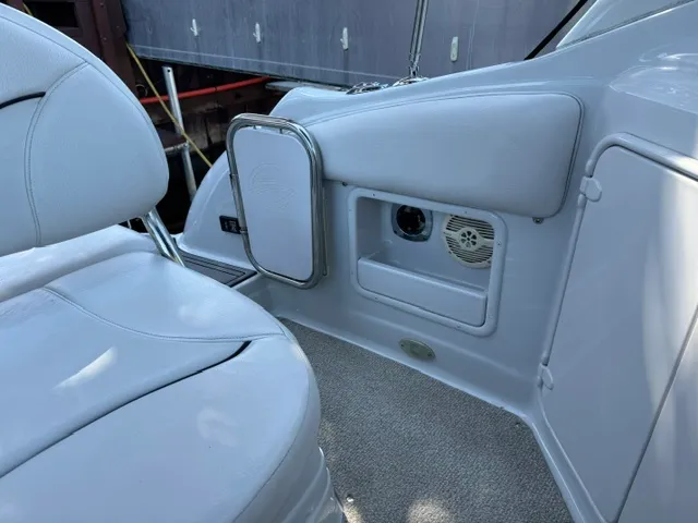 Slide: The Image of Crownline Boats 270 CR 2005 - 38