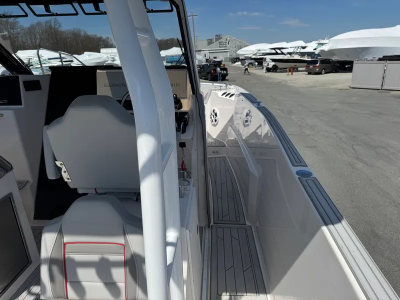 Slide: The Image of Solara S 310 CW 2023 - 10