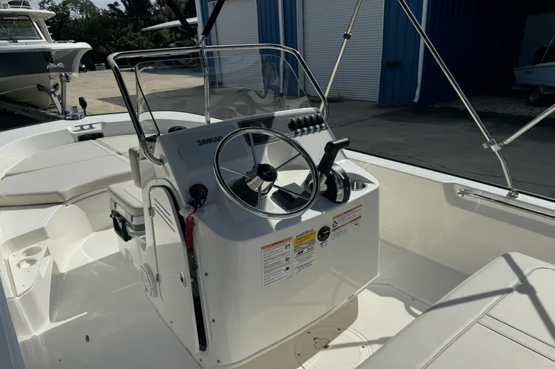 Slide: The Image of Boston Whaler 170 Montauk 2025 - 10