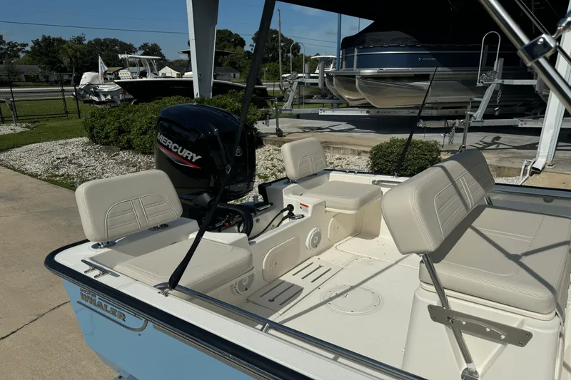 Slide: The Image of Boston Whaler 170 Montauk 2025 - 7