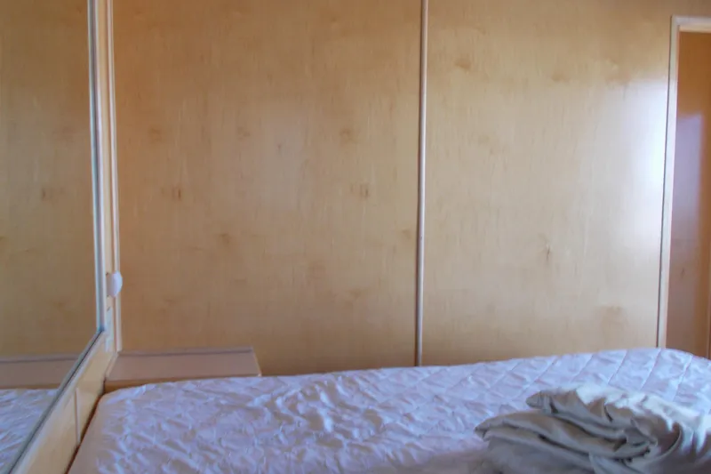 Slide: The Image of Bedroom interior of 2005 Stardust Cruisers Summer Obsession Trip 36 houseboat. - 4