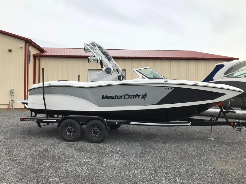 Slide: The Image of MasterCraft X23 2018 - 0