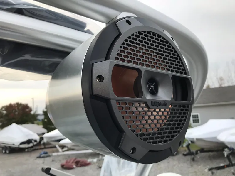 Slide: The Image of MasterCraft X23 2018 - 18