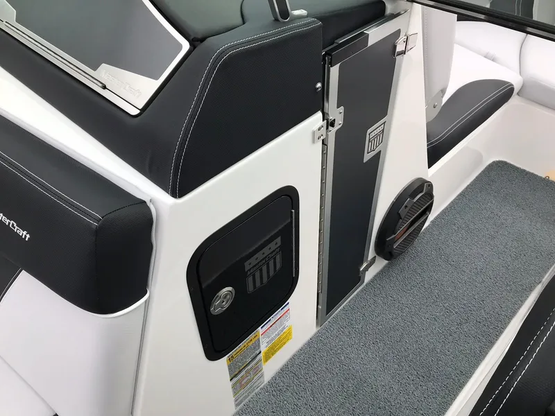 Slide: The Image of MasterCraft X23 2018 - 28