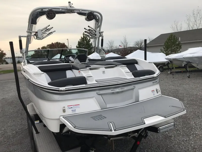 Slide: The Image of MasterCraft X23 2018 - 3