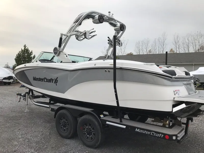 Slide: The Image of MasterCraft X23 2018 - 4