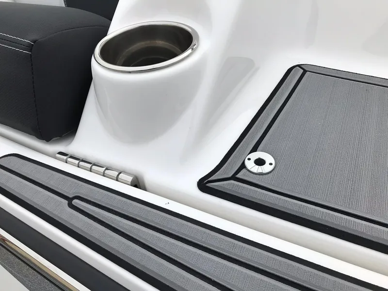 Slide: The Image of MasterCraft X23 2018 - 41